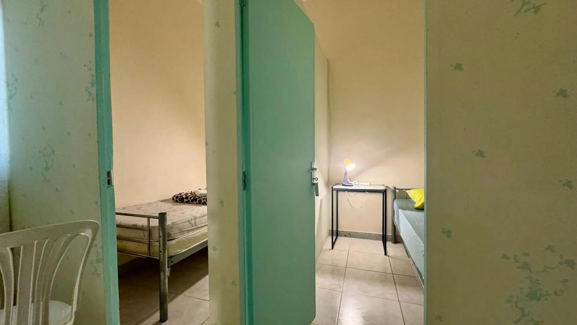 Backpacker'S Bed - No Parking Apartman Abu Dzabi 0*,