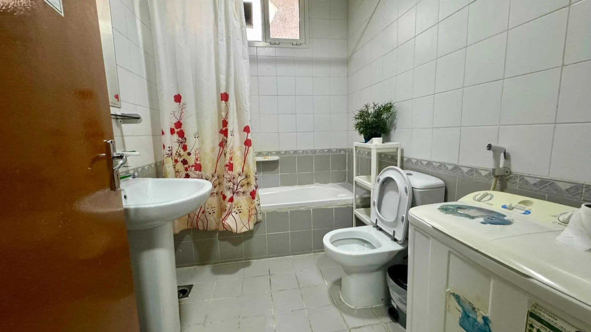 Backpacker'S Bed - No Parking Apartman Abu Dzabi Homestay szállás