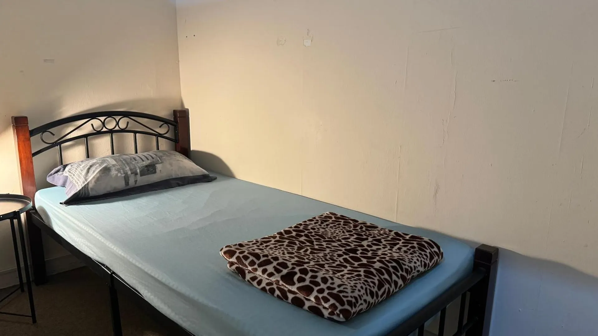 Backpacker'S Bed - No Parking Space Abu Dhabi 0*,  United Arab Emirates