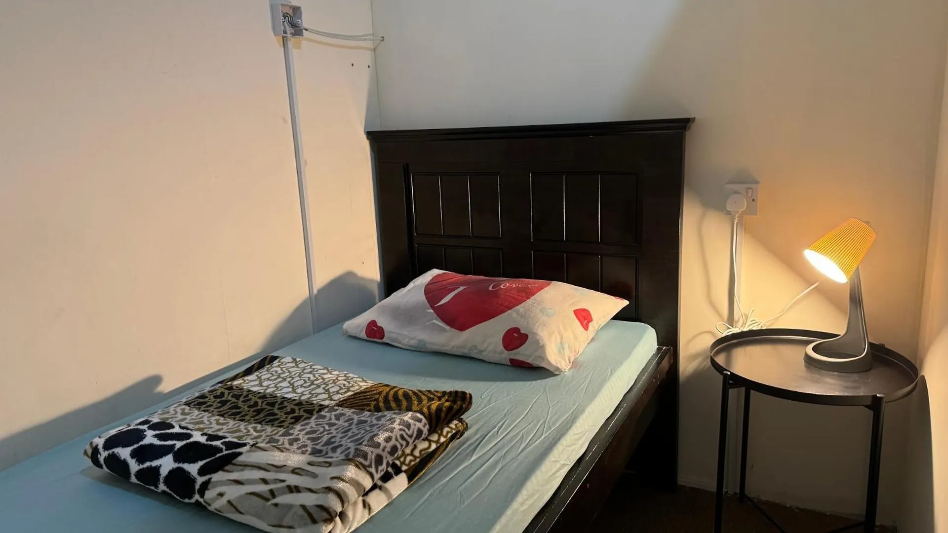 Backpacker\'S Bed - No Parking Space contacts